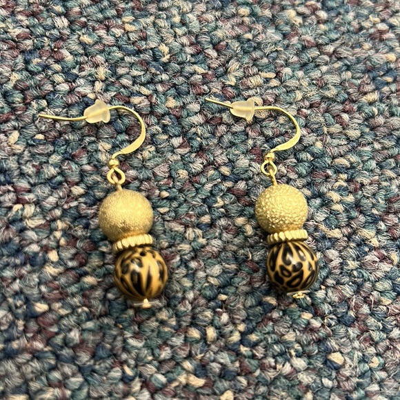 Necklace With Matching Earrings - Picture 6 of 6